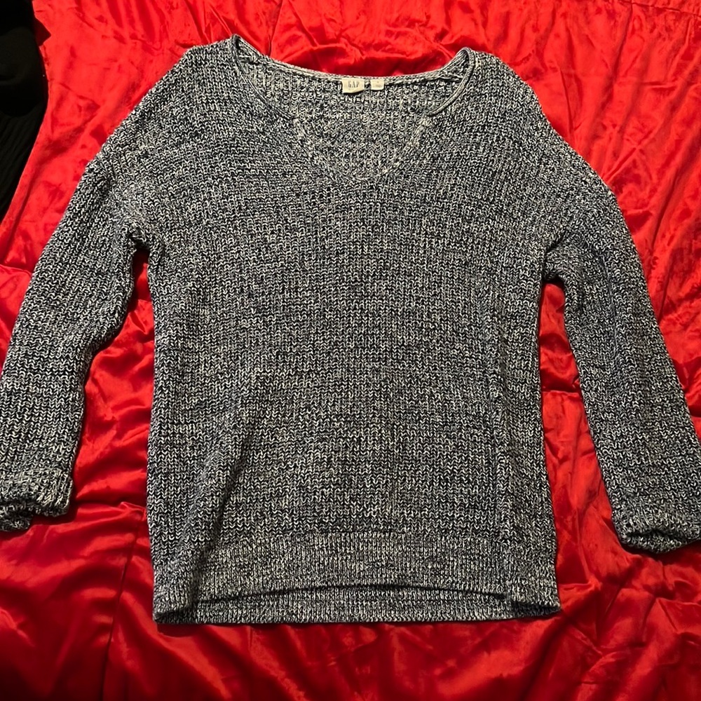 Gap V-Neck Sweater